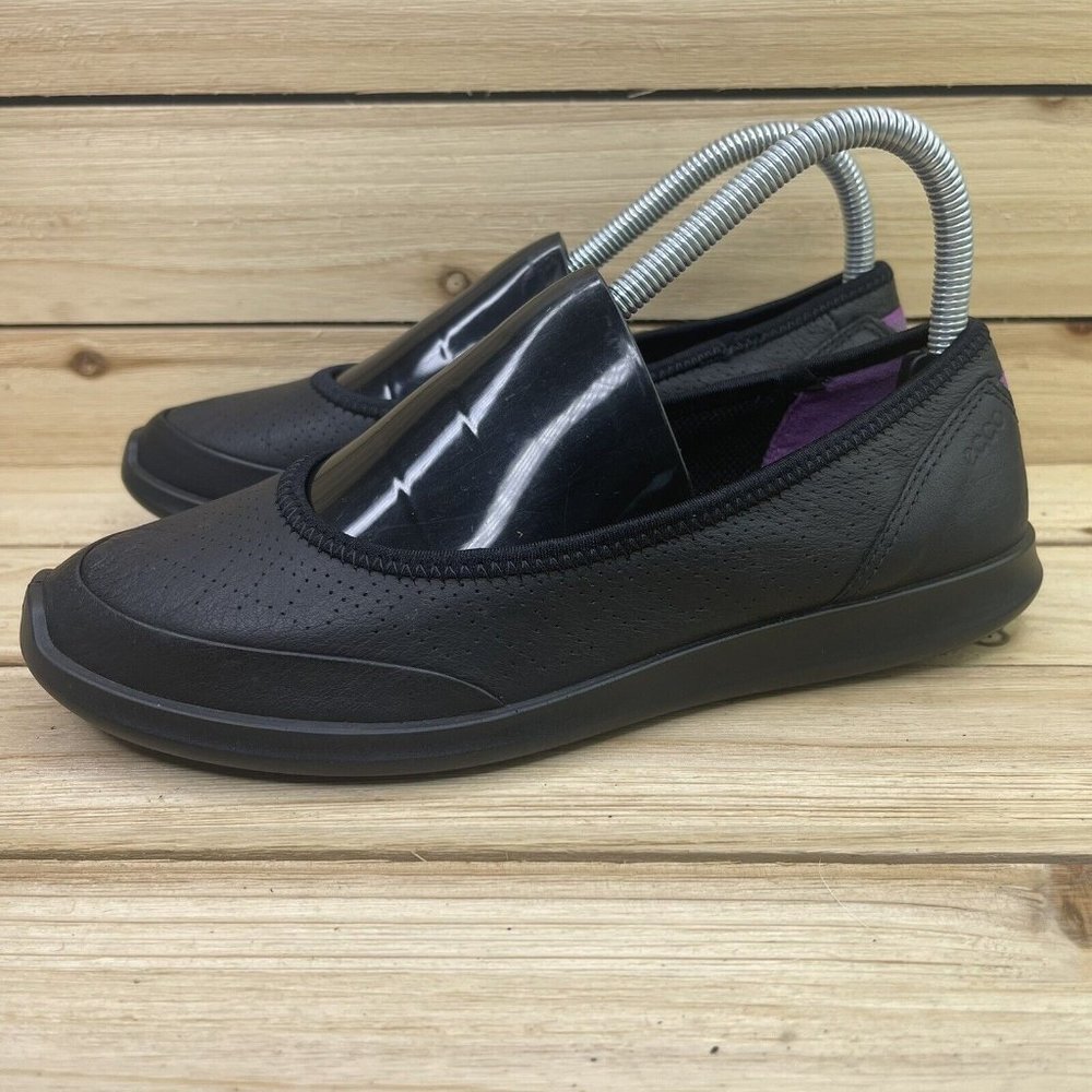 ECCO Womens Black Leather Comfort Flats 7